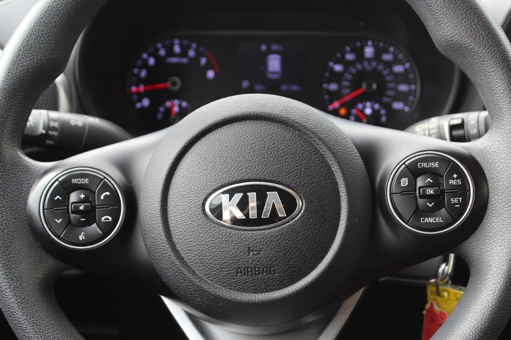 2021 Kia Soul LX - Photo 14