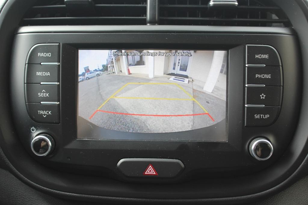 2021 Kia Soul LX - Photo 17