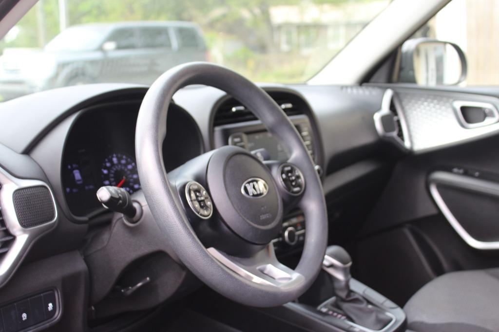 2021 Kia Soul LX - Photo 9