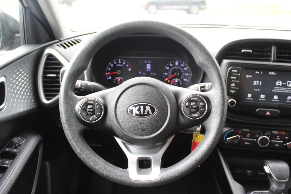 2021 Kia Soul LX - Photo 13