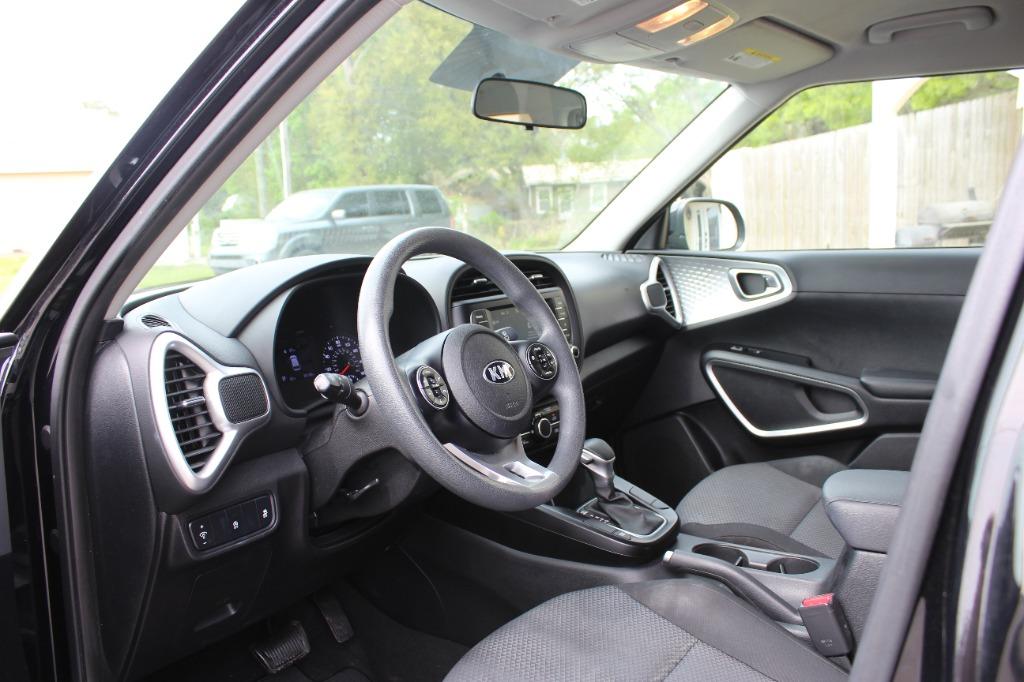 2021 Kia Soul LX - Photo 8